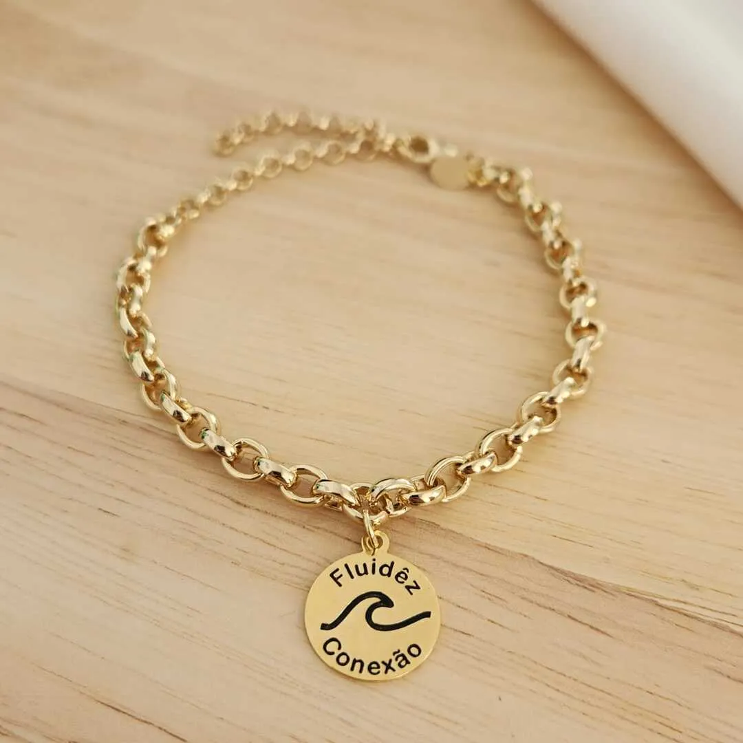 PULSEIRA DOURADA ELOS PINGENTE FLUIDÊZ, ONDA E CONEXÃO
