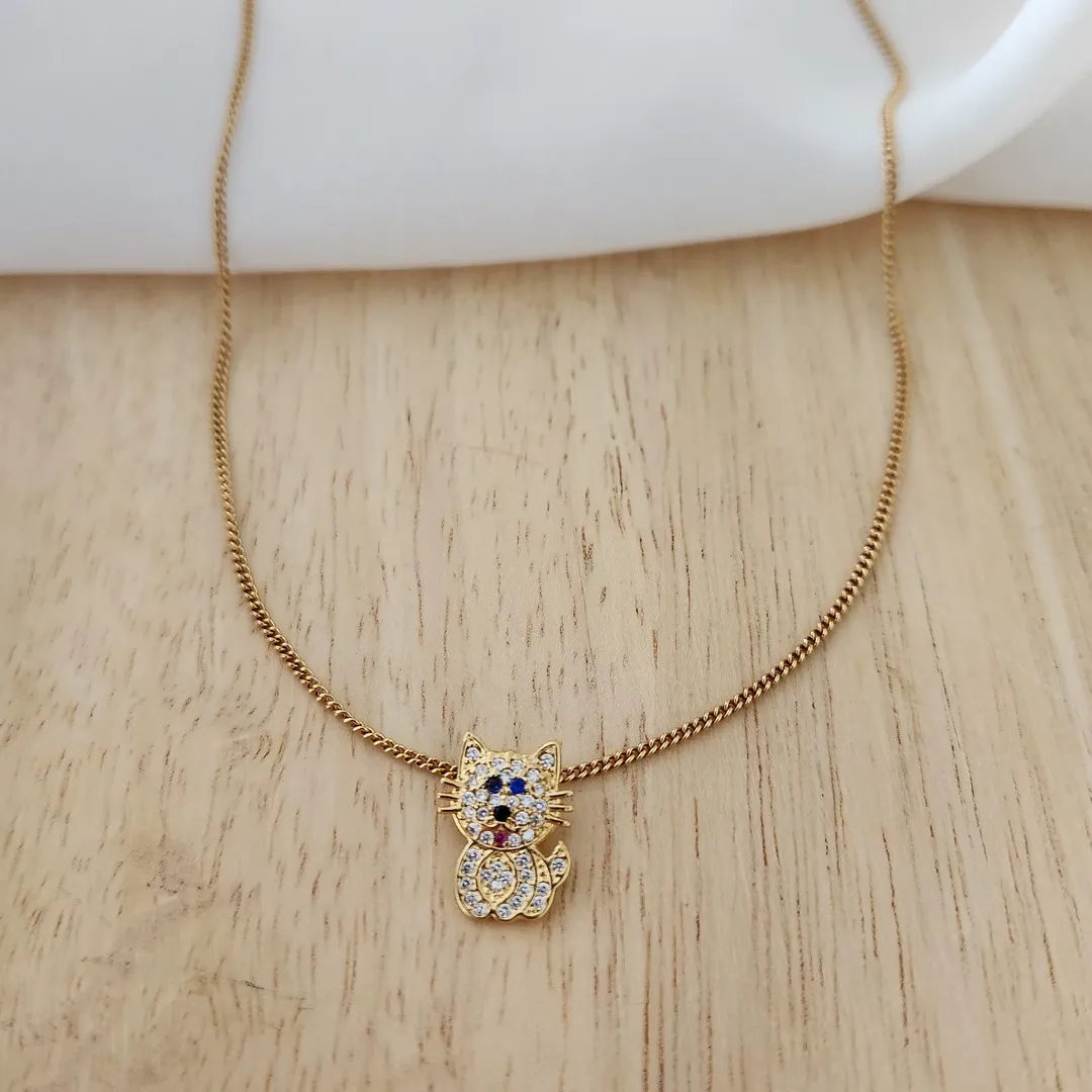 COLAR DOURADO PINGENTE GATO CRAVEJADO MICROZIRCÔNIAS CRISTAL 40CM