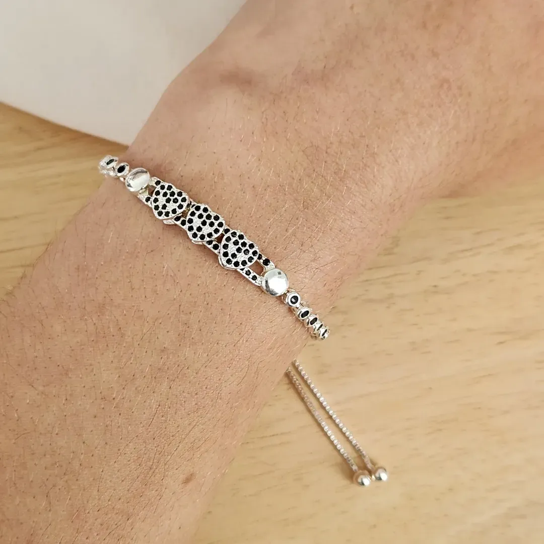 PULSEIRA SHAMBALA RÓDIO BRANCO CORAÇÕES CRAVEJADOS MICROZIRCÔNIAS NEGRAS
