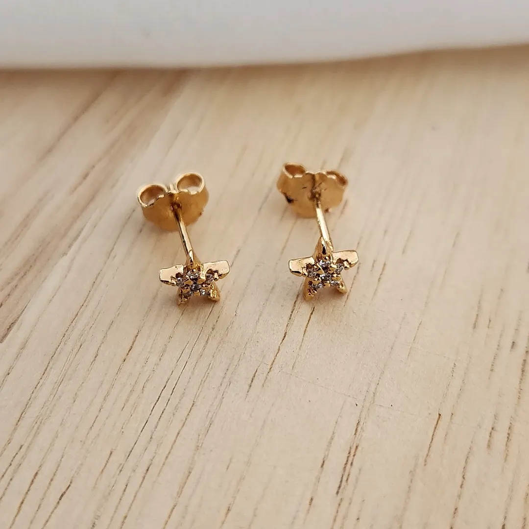 BRINCO ESTRELINHA CRAVEJADOS MICROZIRCÔNIAS CRISTAL