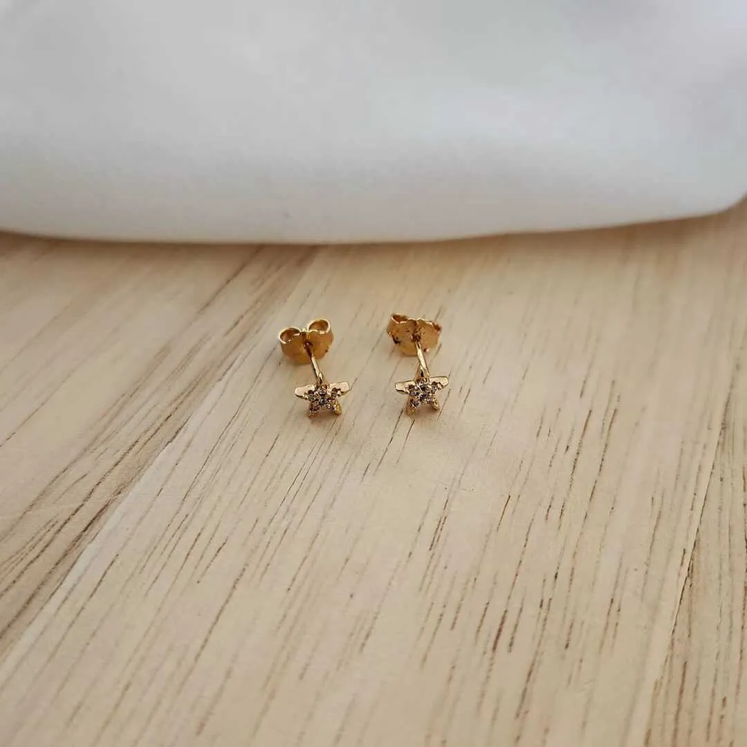 BRINCO ESTRELINHA CRAVEJADOS MICROZIRCÔNIAS CRISTAL