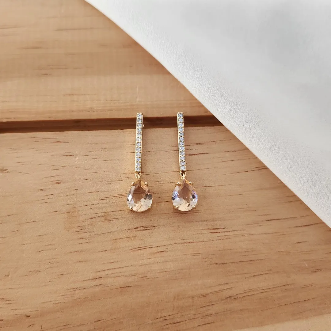 BRINCO DOURADO GOTA ZIRCÔNIA CITRINO