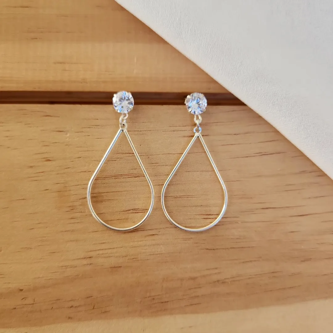 BRINCO PRATA 925 GOTA COM ZIRCÔNIA CRISTAL CRISTAL
