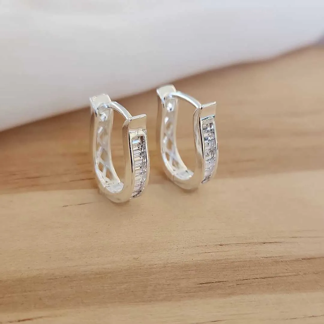 ARGOLA BANHO DE PRATA ESTILO GOTA CRAVEJADA EM NAVETES