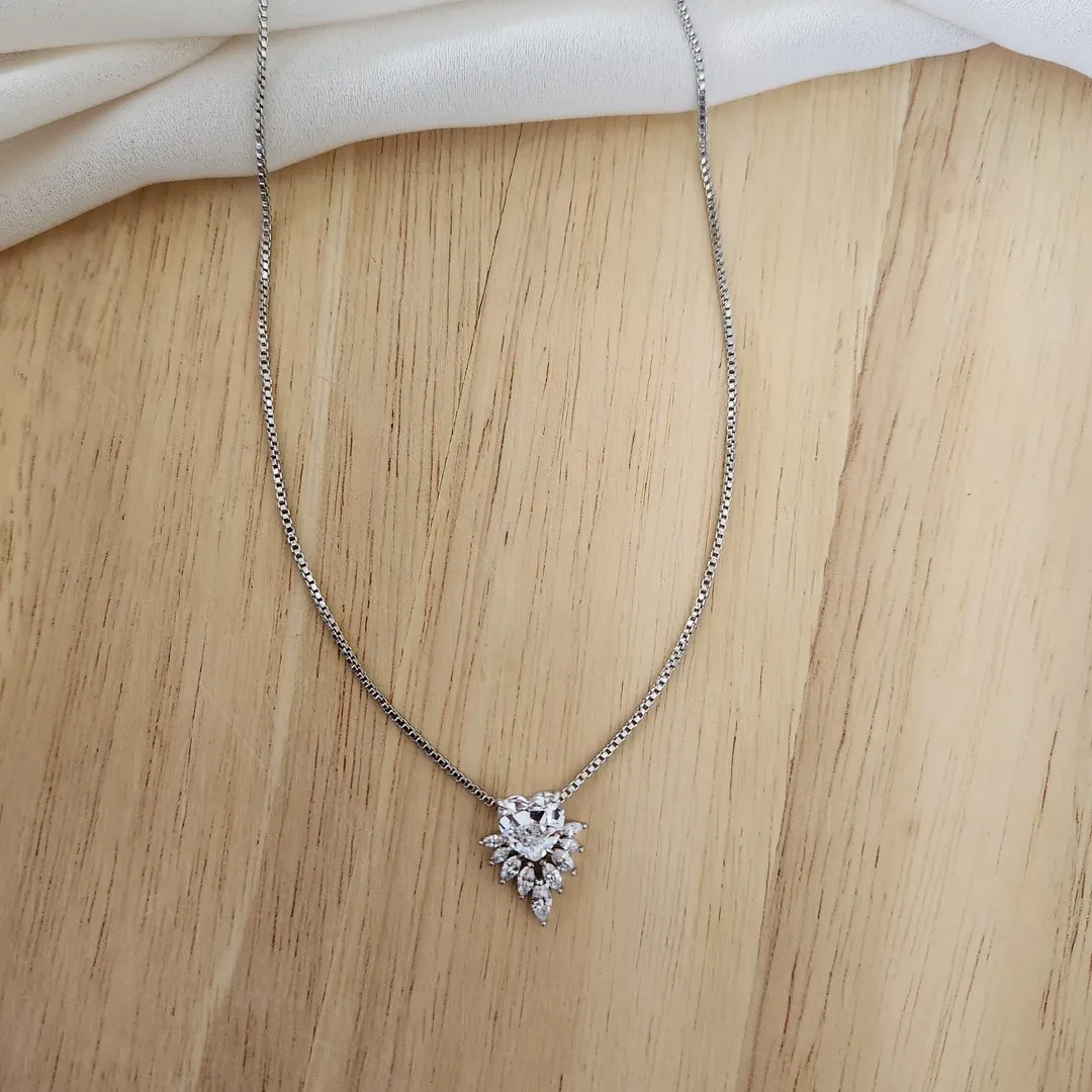 COLAR RÓDIO BRANCO COM PINGENTE DE CORAÇÃO ZIRCÔNIA CRISTAL