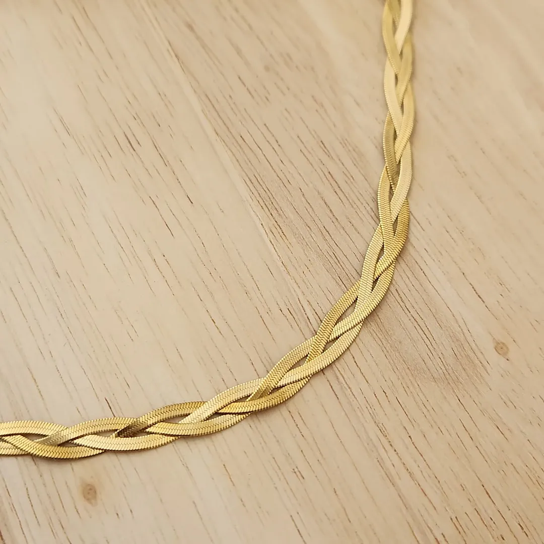 COLAR AÇO DOURADO MALHA FITA FINA TRÊS FIOS TRANÇADOS 45+5CM