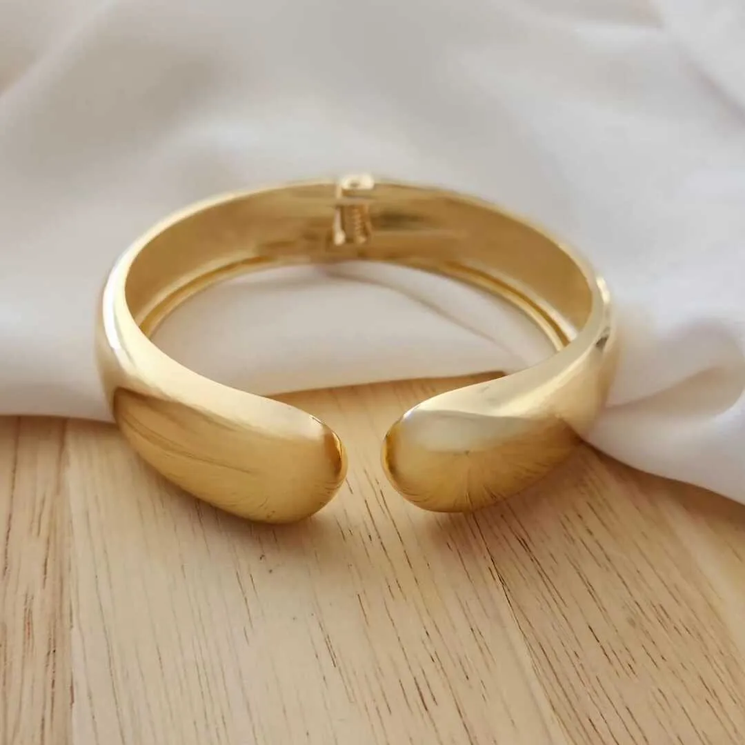 BRACELETE DOURADO AJUSTÁVEL DUAS GOTAS