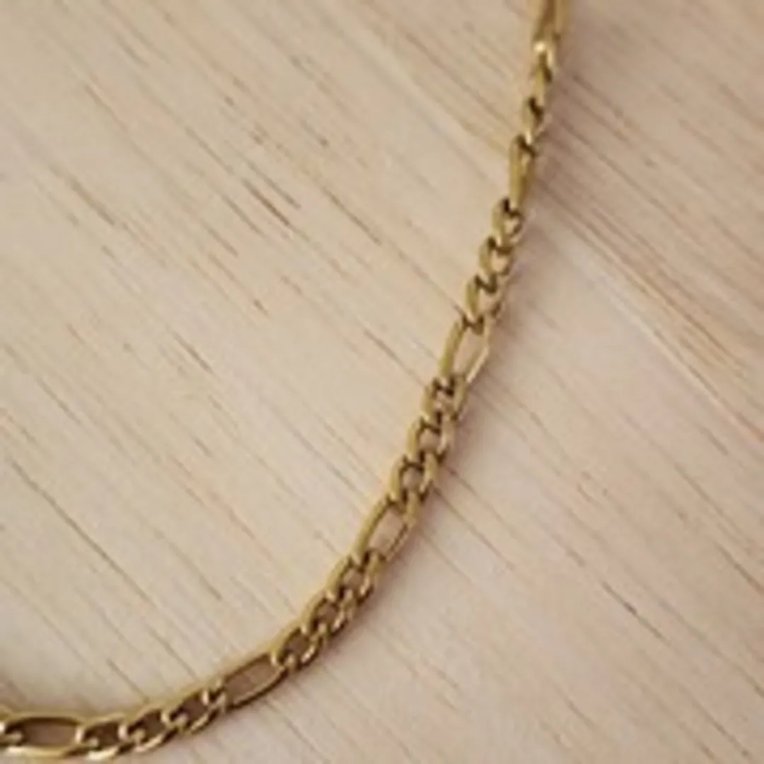 COLAR AÇO  DOURADO TRÊS POR UM MASCULINO 60CM