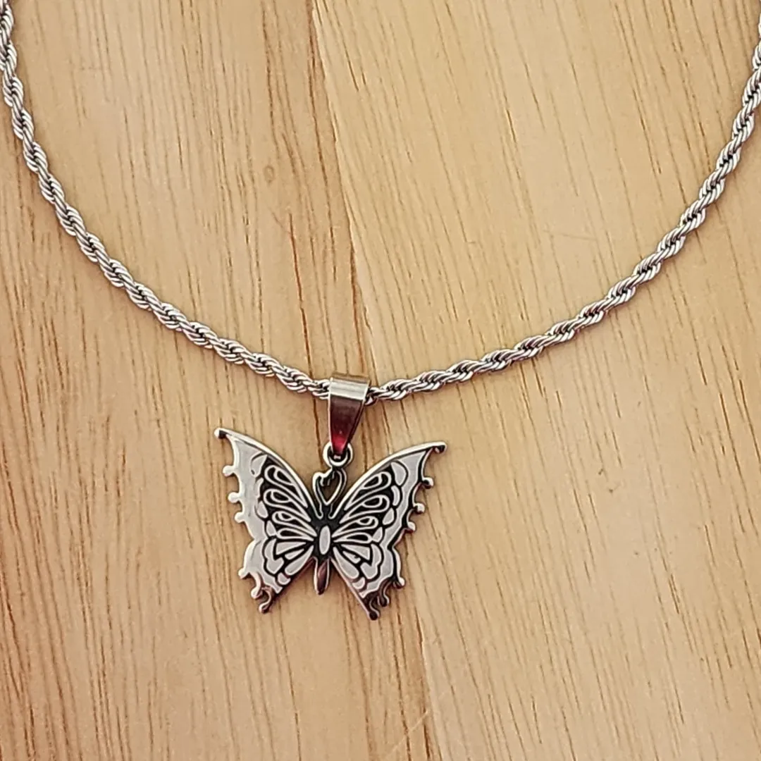 COLAR AÇO CORDA BAIANA 45CM PINGENTE BORBOLETA