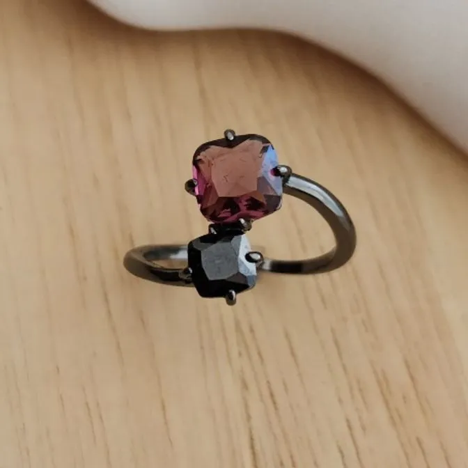 ANEL RÓDIO NEGRO PEDRAS NEGRA E ROSA