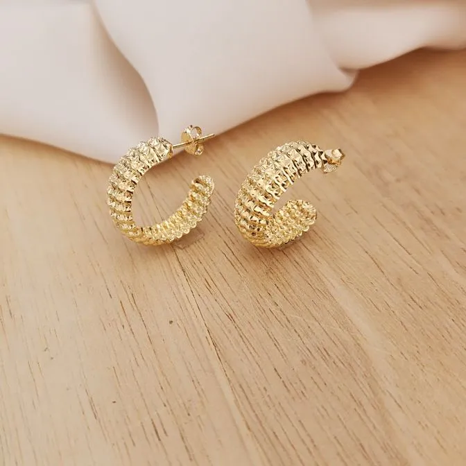 BRINCO ARGOLA TRABALHADA MÉDIA