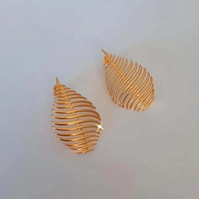 BRINCO DOURADO FOLHA