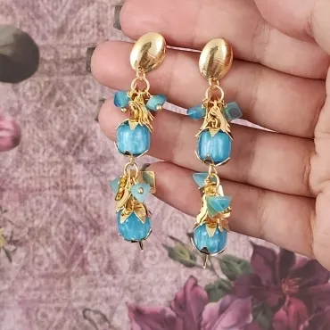 BRINCO DOURADO PEDRAS AZUIS