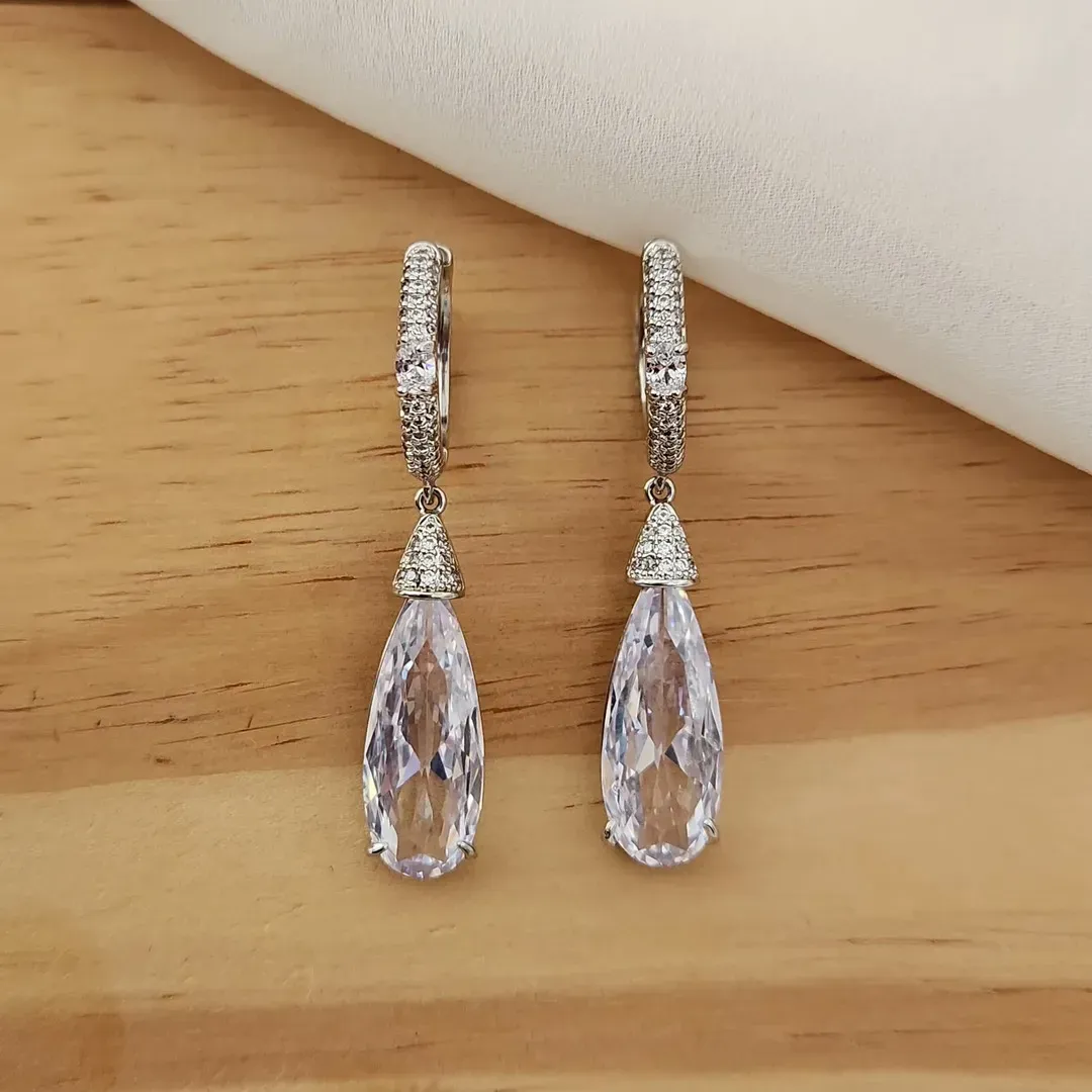 BRINCO FESTA ARGOLA RÓDIO BRANCO COM ZIRCÔNIA CRISTAL