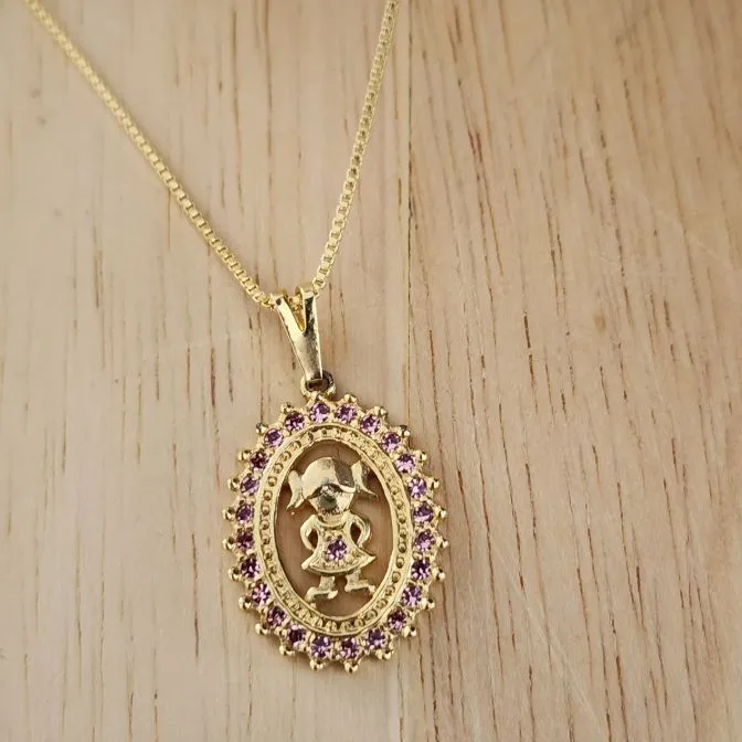 COLAR VENEZIANA COM PINGENTE DOURADO MENINA CRAVEJADO QUARTZO ROSA
