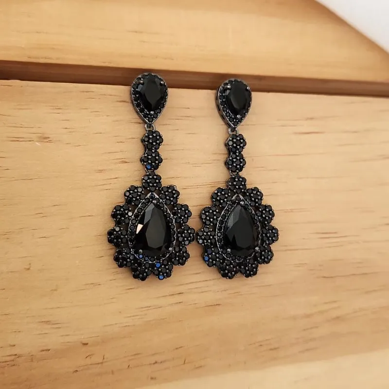 BRINCO FESTA RÓDIO NEGRO ZIRCÔNIA NEGRA CRAVEJADO
