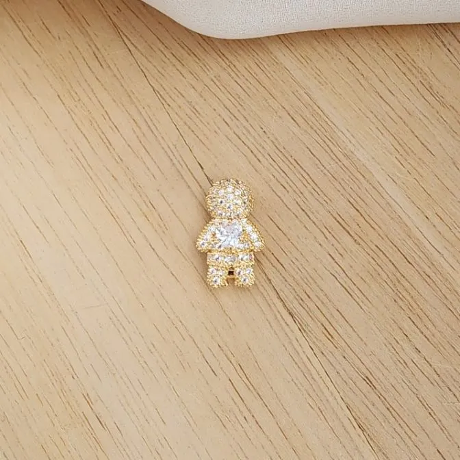 PINGENTE CHARM DOURADO MENINO CRAVEJADO EM ZIRCÔNIAS
