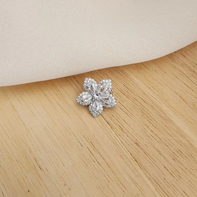 PINGENTE CHARM RÓDIO BRANCO FLOR CRAVEJADO EM ZIRCÔNIAS