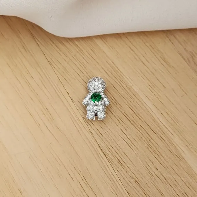 PINGENTE CHARM RÓDIO BRANCO MENINO CRAVEJADO EM ZIRCÔNIAS