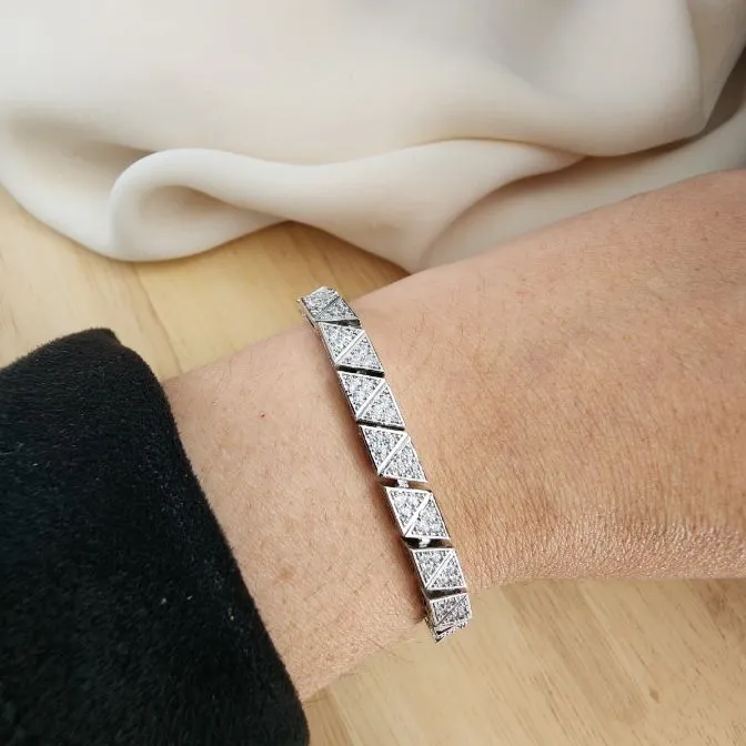 PULSEIRA BRACELETE RÓDIO BRANCO TRIÂNGULOS CRAVEJADOS EM ZIRCÔNIAS