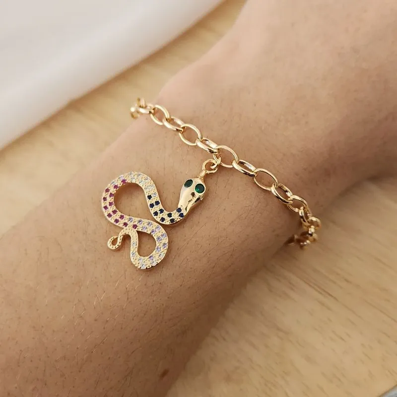 PULSEIRA DOURADA ELOS PINGENTE COBRA CRAVEJADO EM MICROZIRCÔNIAS COLORIDAS