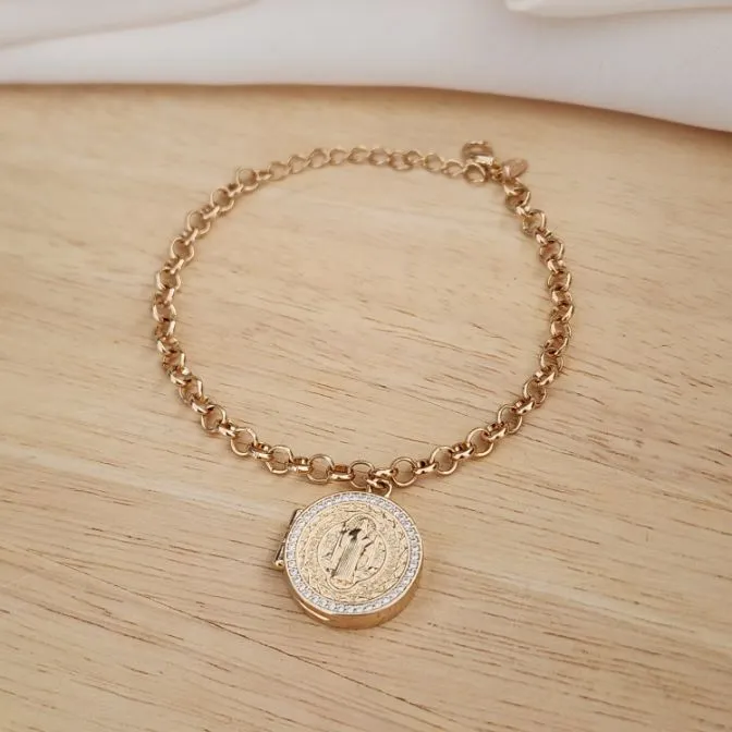 PULSEIRA ELO PORTUGUÊS COM PINGENTE RELICÁRIO SÃO BENTO CRAVEJADO EM MICROZIRCÔNIAS CRISTAL