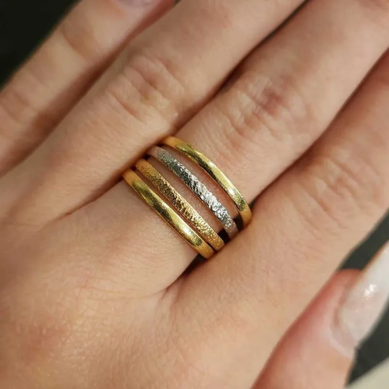 ANEL DOURADO FIOS TRÊS TONS