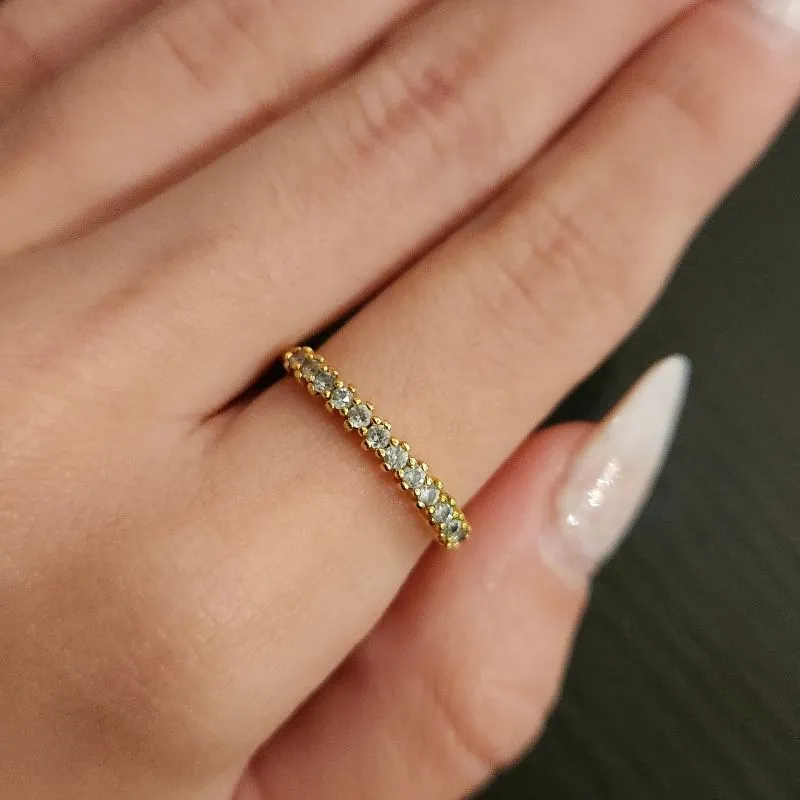ANEL DOURADO MEIA ALIANÇA ZIRCÔNIAS CRISTAL