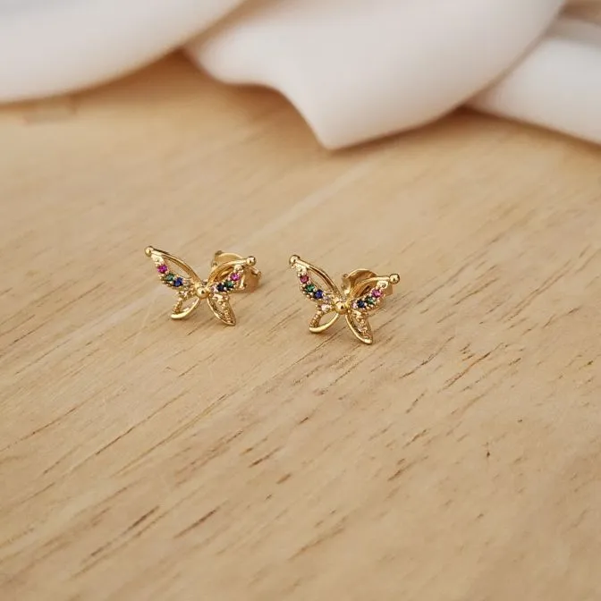 BRINCO DOURADO BORBOLETA CRAVEJADA EM MICROZIRCÔNIAS MULTICOLORIDAS