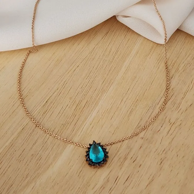 COLAR DOURADO PINGENTE GOTA ÁGUA MARINHA MICROZIRCÔNIAS PRETAS