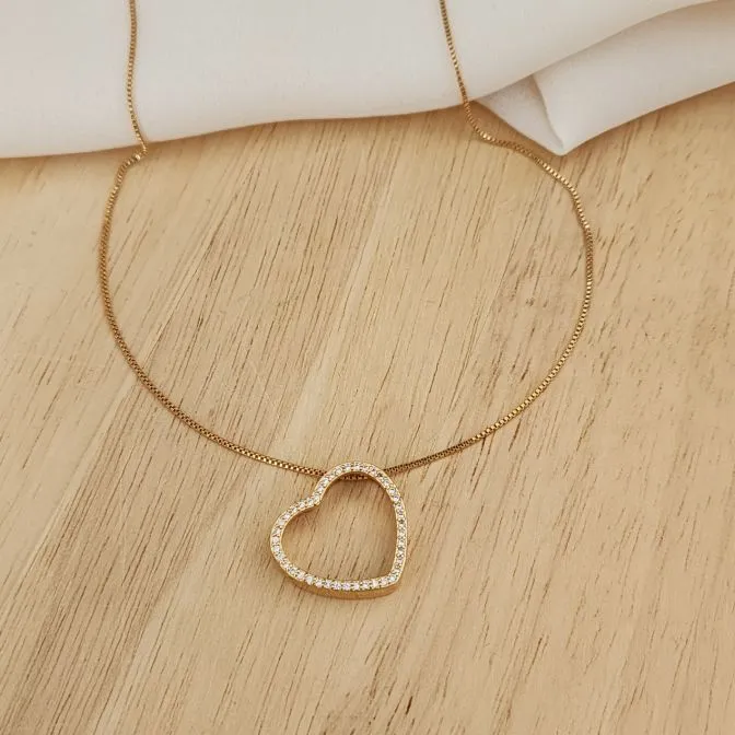 COLAR PINGENTE CORAÇÃO VAZADO MICROZIRCÔNIAS CRISTAL