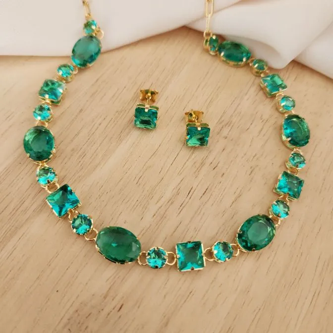 CONJUNTO BRINCOS E COLAR CHOKER LUXO PEDRAS FORMAS VERDE