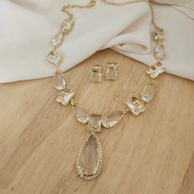 CONJUNTO COLAR E BRINCOS LUXO PEDRAS FORMAS TONS CRISTAL