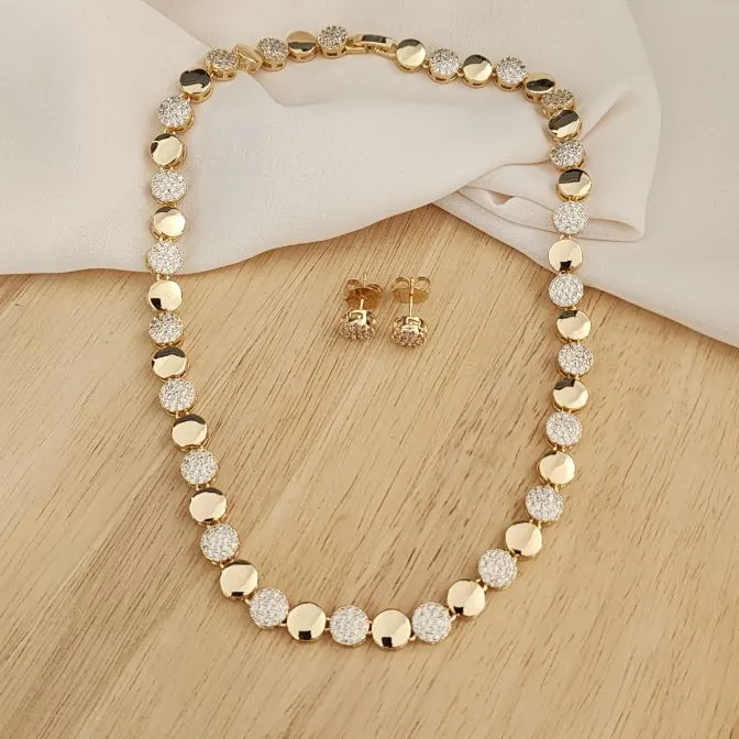 CONJUNTO COLAR GARGANTILHA COM BRINCOS CÍRCULOS LISOS E CRAVEJADOS EM ZIRCÔNIAS