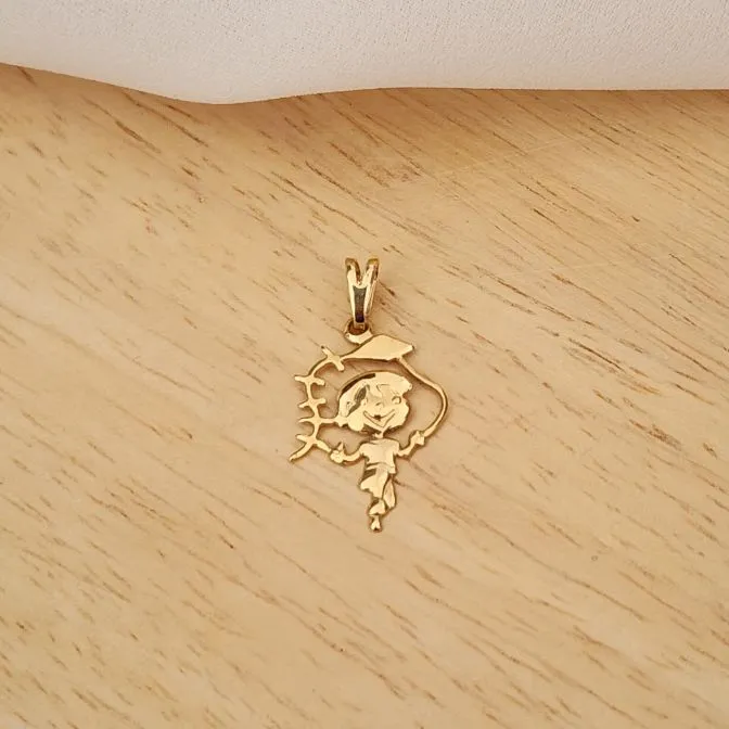 PINGENTE DOURADO MENINO SOLTANDO PIPA