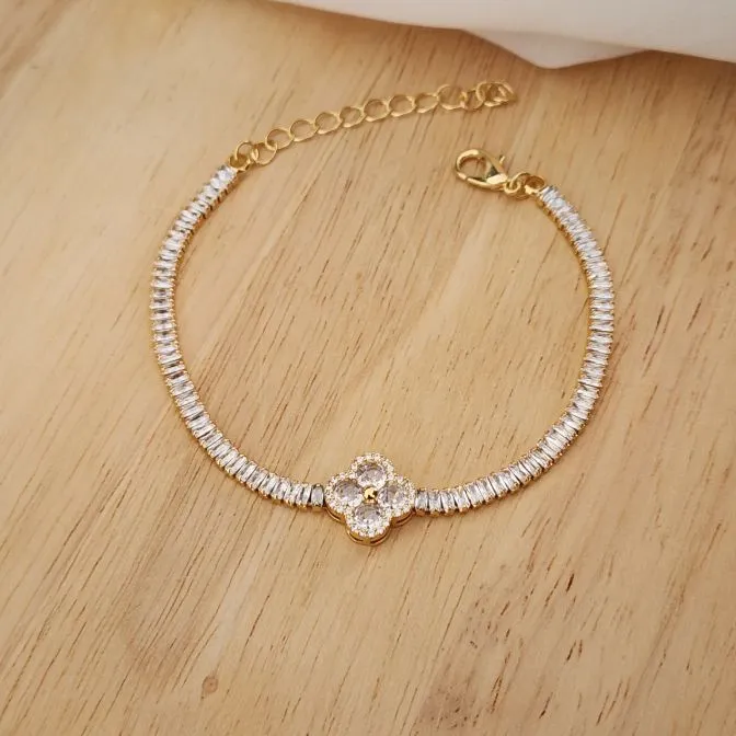 PULSEIRA NAVETES TREVO CRAVEJADA