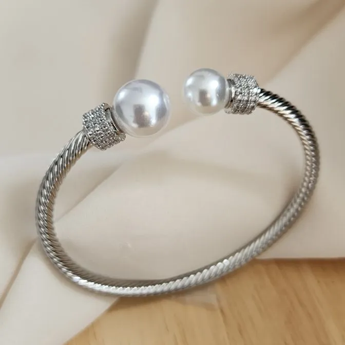 BRACELETE ARO CRAVEJADO E PÉROLA