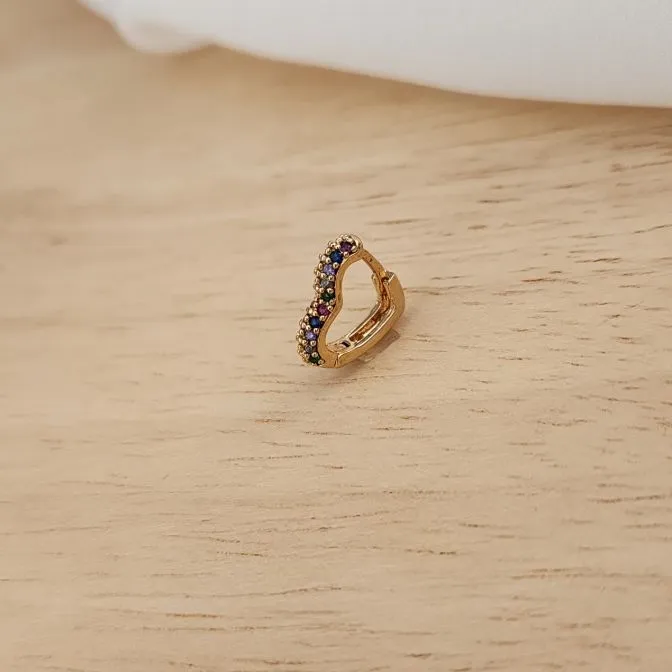 BRINCO ARGOLINHA CORAÇÃO CRAVEJADO EM MICROZIRCÔNIAS COLORIDAS - UNIDADE
