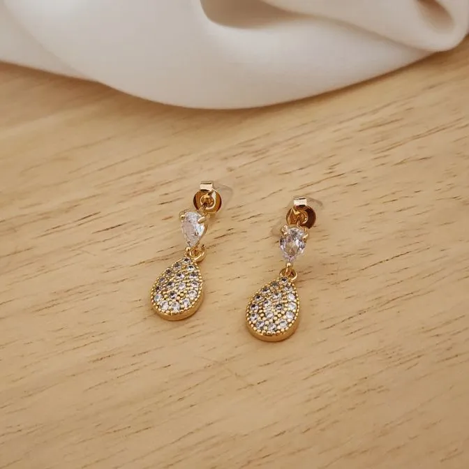 BRINCO GOTA NAVETE CRAVEJADO E ZIRCÔNIAS CRISTAL