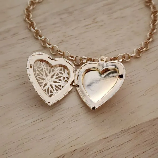 PULSEIRA ELO PORTUGUÊS PINGENTE RELICÁRIO DE CORAÇÃO
